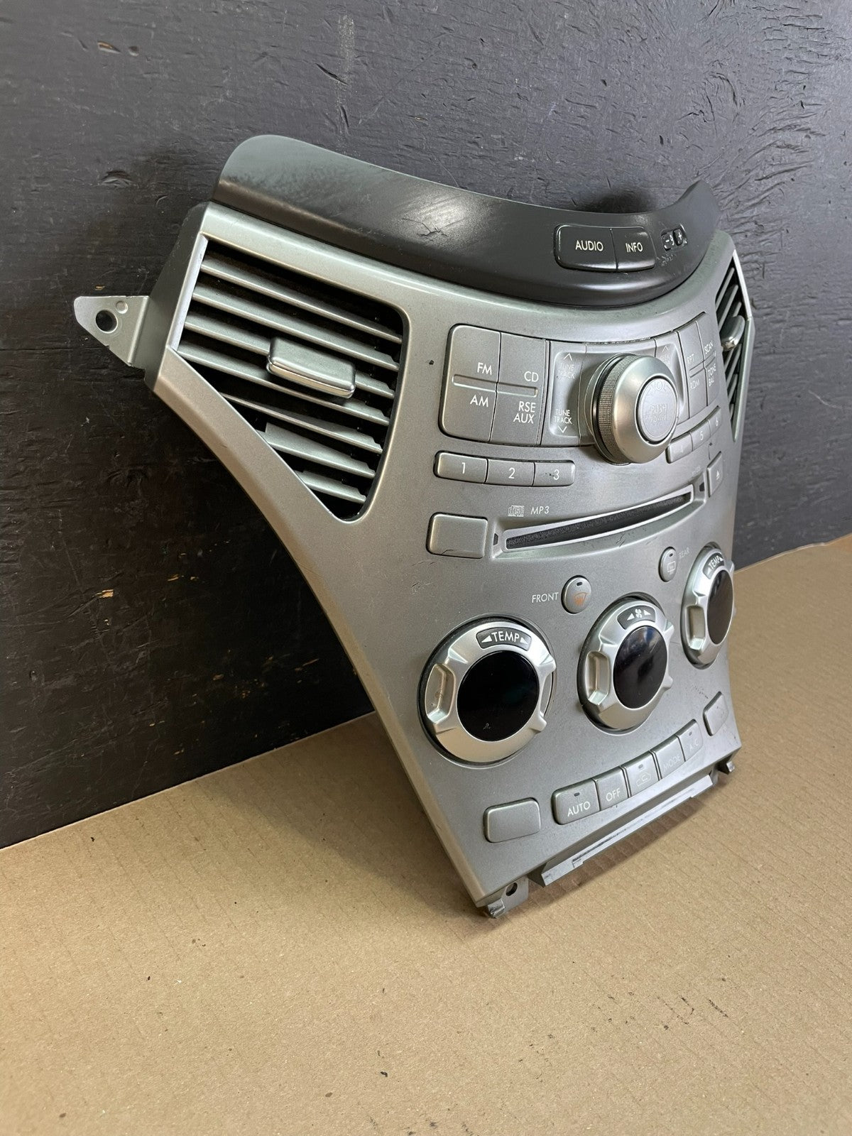 2006-2009 Subaru Tribeca Radio CD Player Climate Control Bezel Panel AE3415 DG1