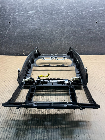 2008 - 2012 Land Rover LR2 OEM Center Radio Climate Dash Air Vent Bezel X8667 DG6