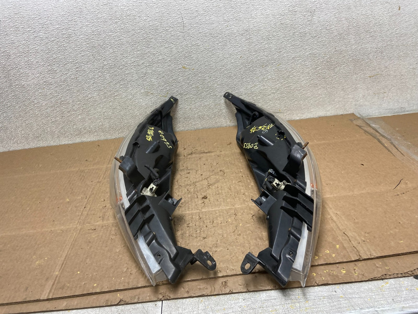 2011-2014 Nissan Juke Turn Signal Headlights Left+Right Halogen OEM Z0955 DW12