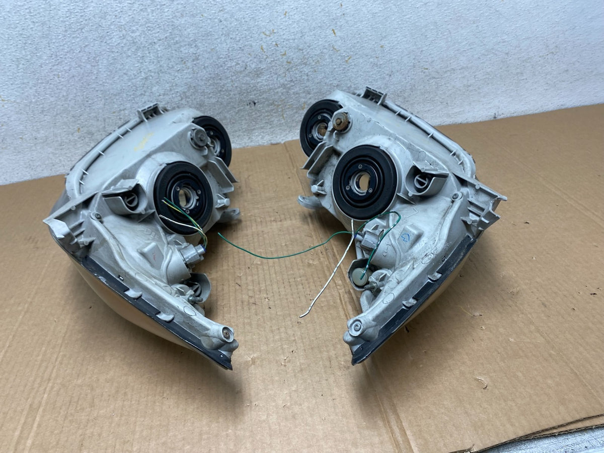 2002 2003 2004 Toyota Camry Left+Right Set Side Halogen Headlights AI4435 DW10