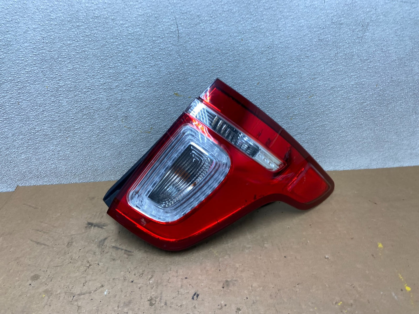 2011-2015 Ford Explorer Police Package Right Passenger Side Tail light Z7967 DW0