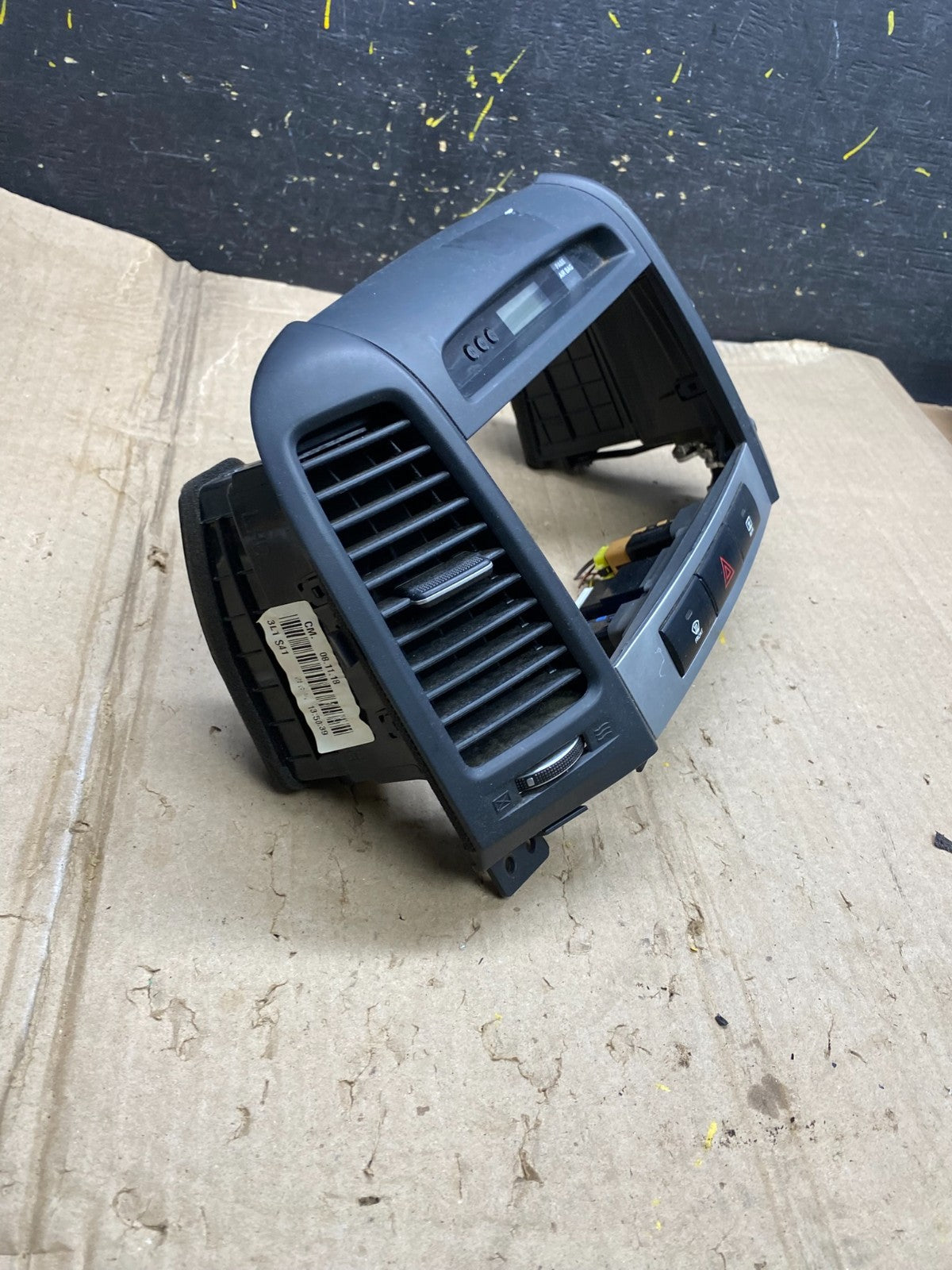 2007 to 2012 Hyundai Santa Fe Center Air Vent A/C Clock Bezel Trim OEM X5917 DG1