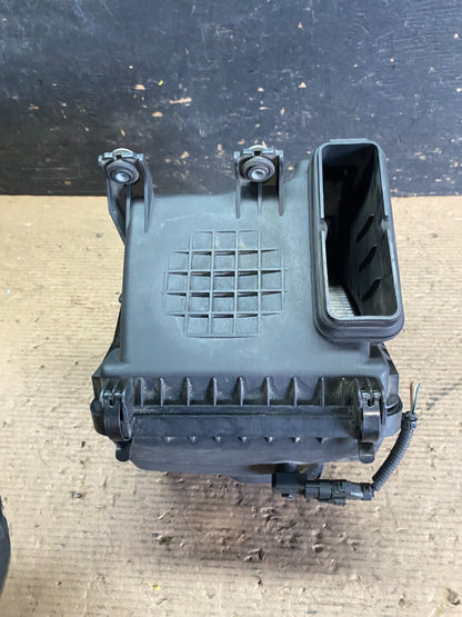 2014 2015 2016 Kia Cadenza 3.3L Air Filter Intake Housing S3555 DG5