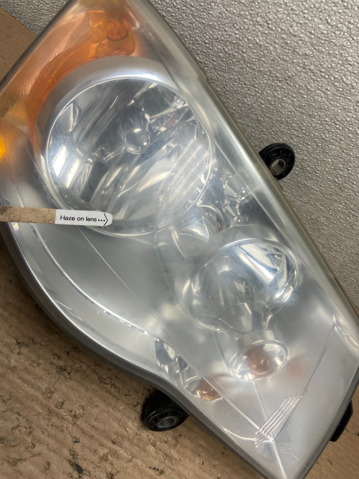 2011 to 2016 Chrysler Town and Country Right Passenger Headlight AA9544 DW5