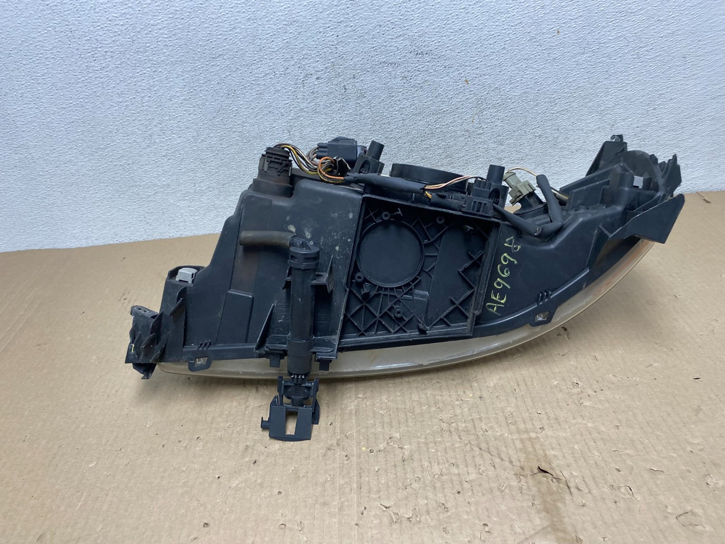 2005-2009 Volvo S60 Passenger Right Passenger RH Side Headlight AE9698 DW8