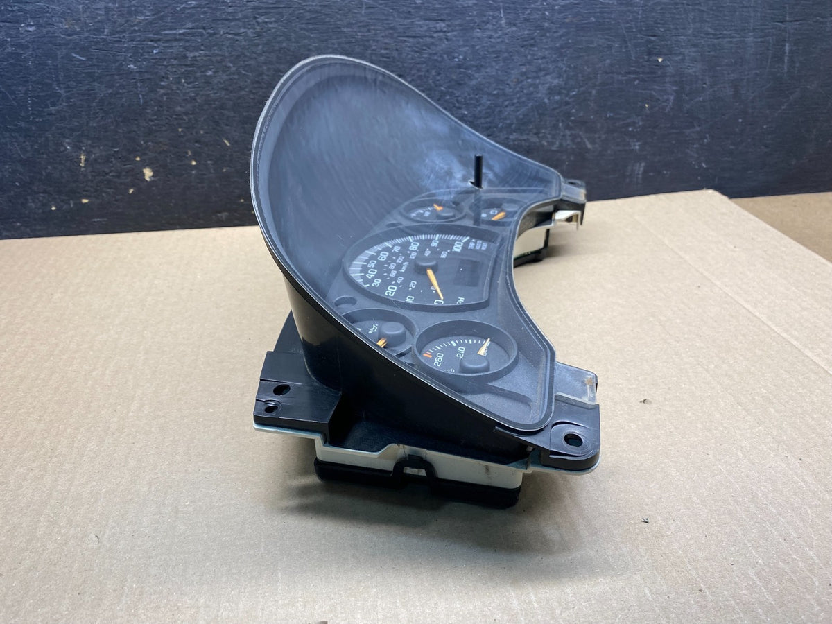 2004 to 2007 Chevrolet Express Speedometer Cluster Gauge AI4933 DG1