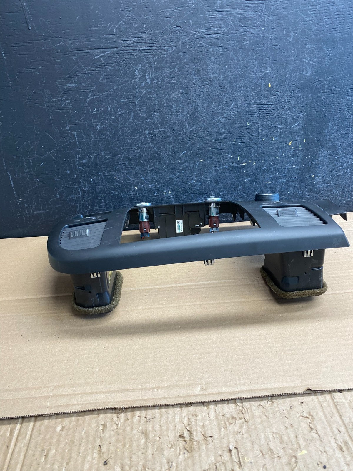 2007 to 2014 Silverado Sierra Center Console Radio Bezel Air Vents AF9997 DG3
