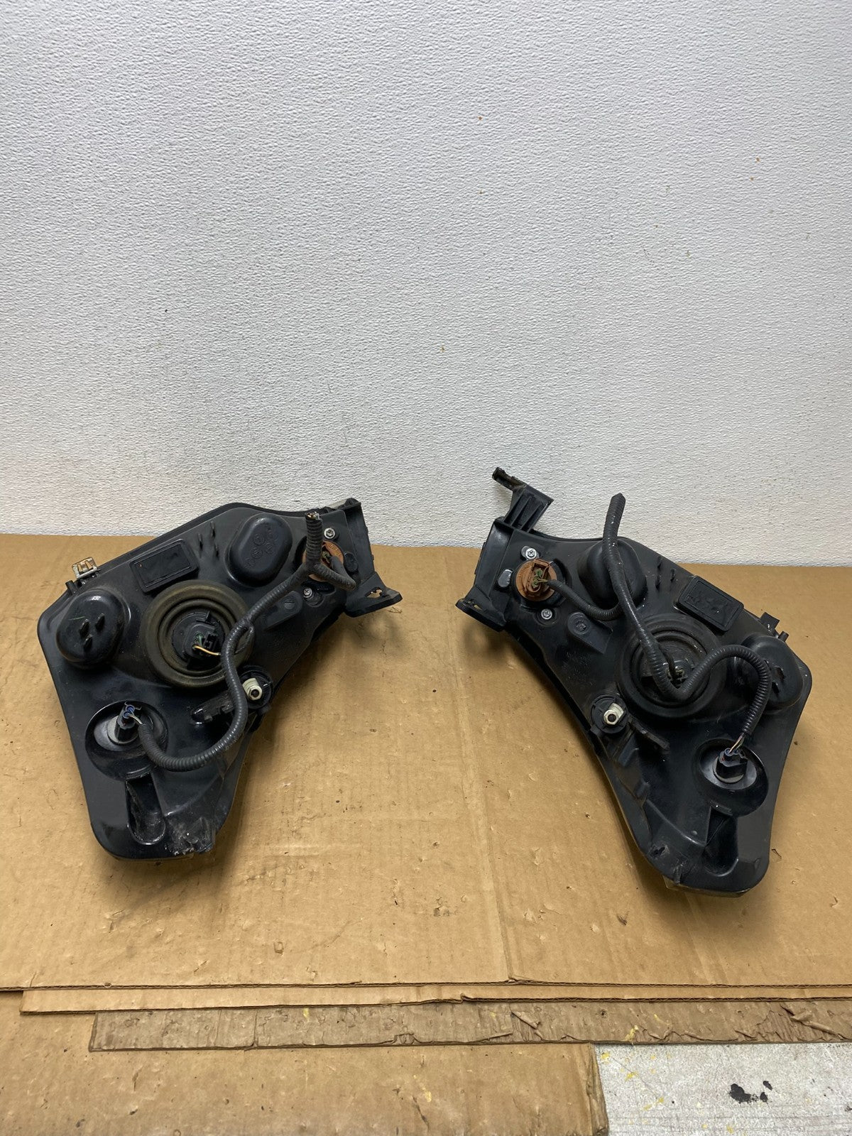 2008 2009 2010 2011 Ford Focus Left+Right Headlights Halogen DEPO AC8620 DW8