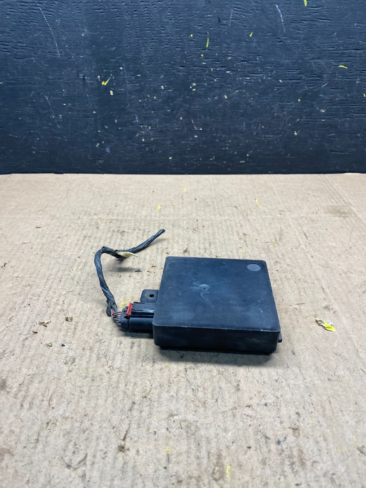 2013 to 2018 Ford Lincoln Rear Radar Blind Spot Module R8419 DG2