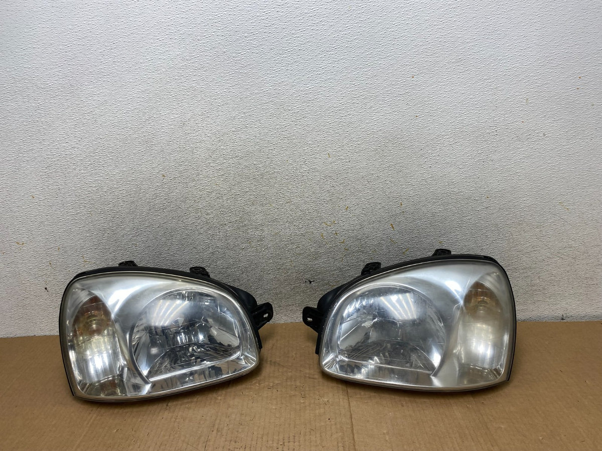 2001-2003 Hyundai Santa Fe Left+Right Headlights Halogen AI5852 DW0
