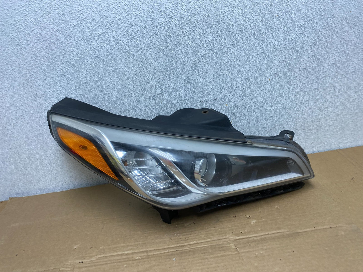 2015-2017 Hyundai Sonata Right Passenger RH Side Halogen Headlight AD3827 DW0