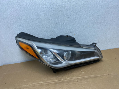 2015-2017 Hyundai Sonata Right Passenger RH Side Halogen Headlight AD3827 DW0