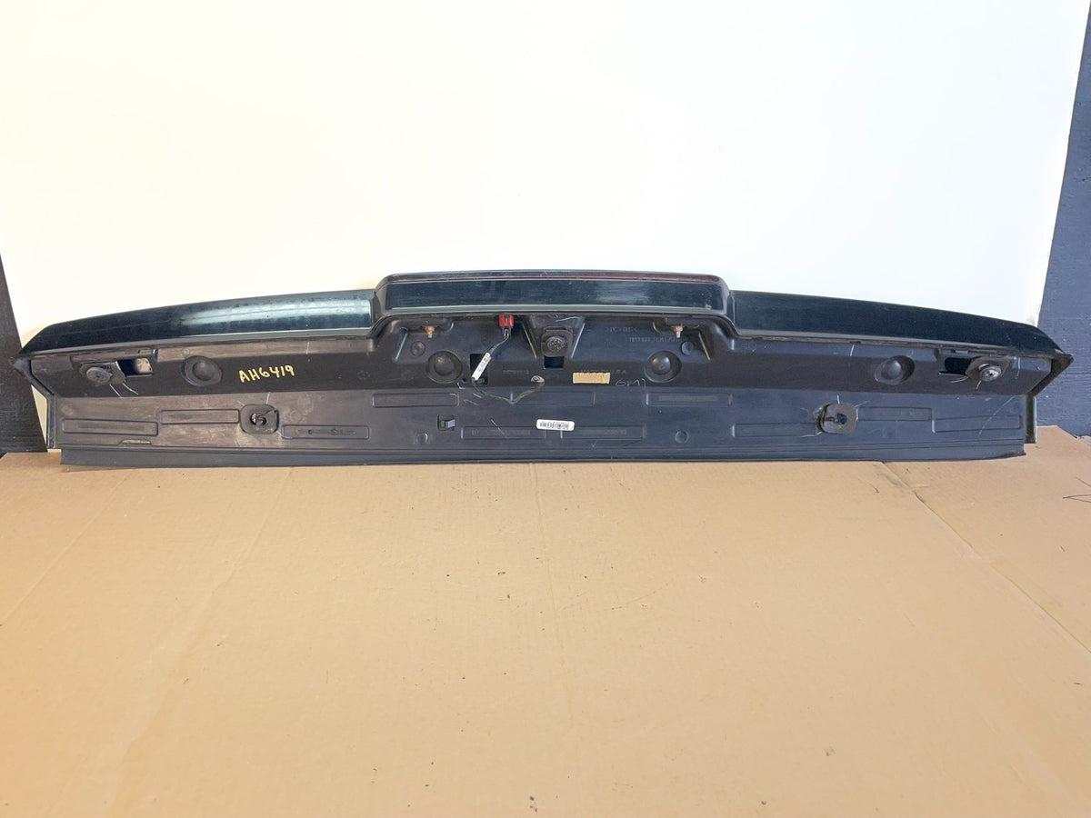 2007-2014 Chevrolet Tahoe Suburban Yukon Spoiler Wing 3rd Brake Light AH6419 DG5