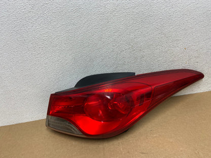 2011 2012 2013 Hyundai Elantra Sedan Right Passenger Tail Light AF9929 LK0