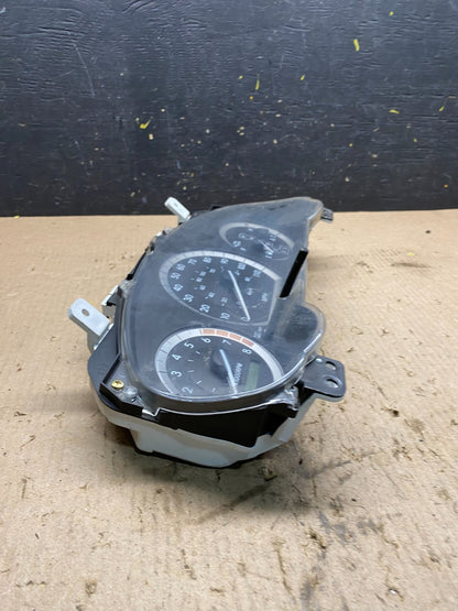 2004 2005 Toyota Sienna Speedometer Cluster Gauge Q9350 DG2