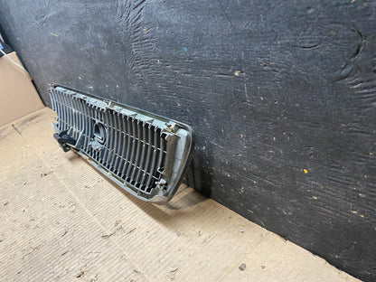 1998 to 2005 Lexus GS300 Front Upper Chrome Grill Grille OEM T9549 DG5