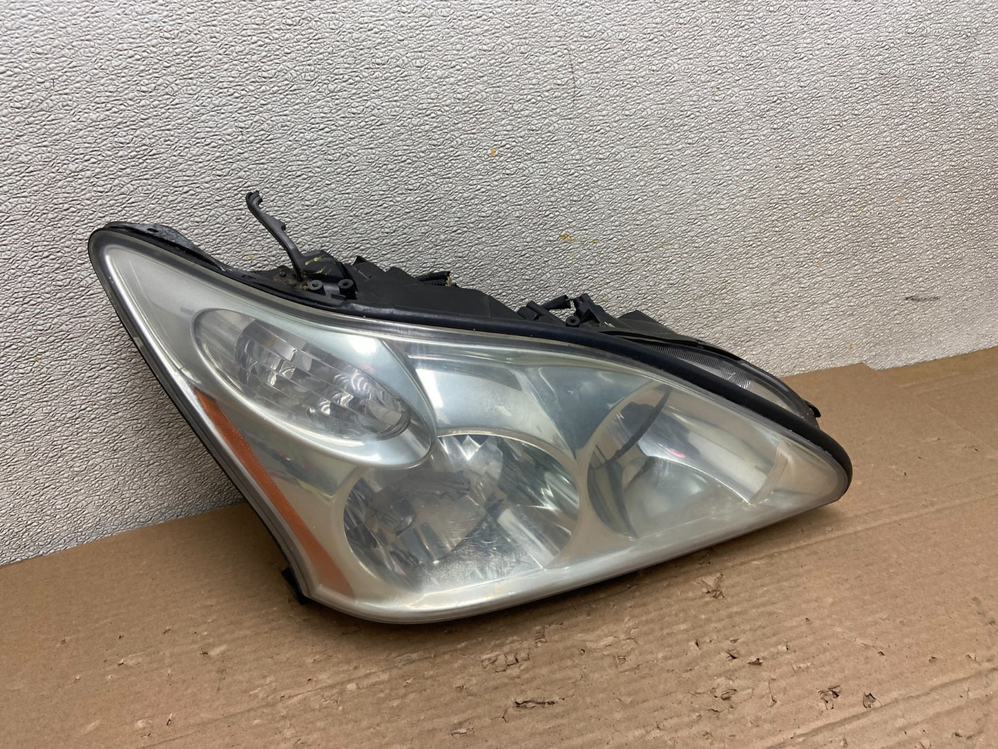 2004 to 2009 Lexus RX330 RX350 Halogen Right Passenger Headlight OEM AB1512 DG0