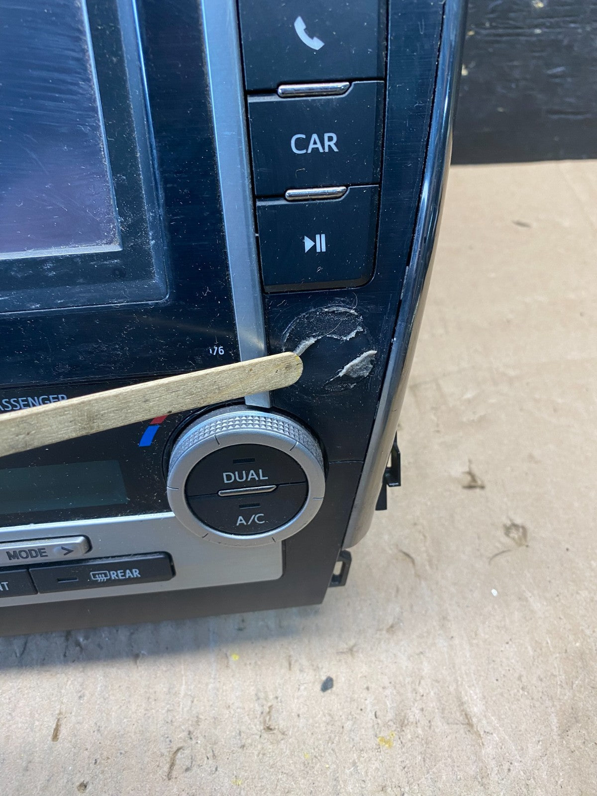 2012 2013 Toyota Camry Radio CD Navigation Screen Display OEM R8964 DG4