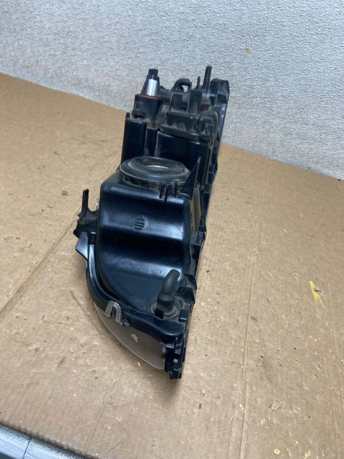 2001-2003 BMW E39 5 Series Right Passenger Side Halogen Headlight OEM AA24909