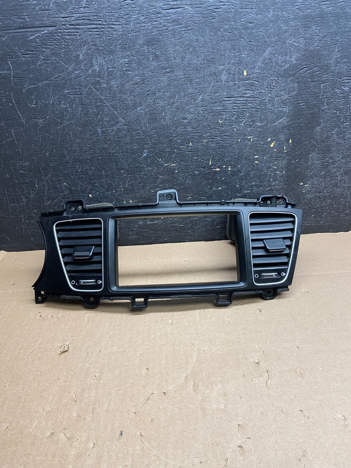 2014 2015 2016 Kia Cadenza Front Center Console Radio Bezel Air Vent ai6354 DG0