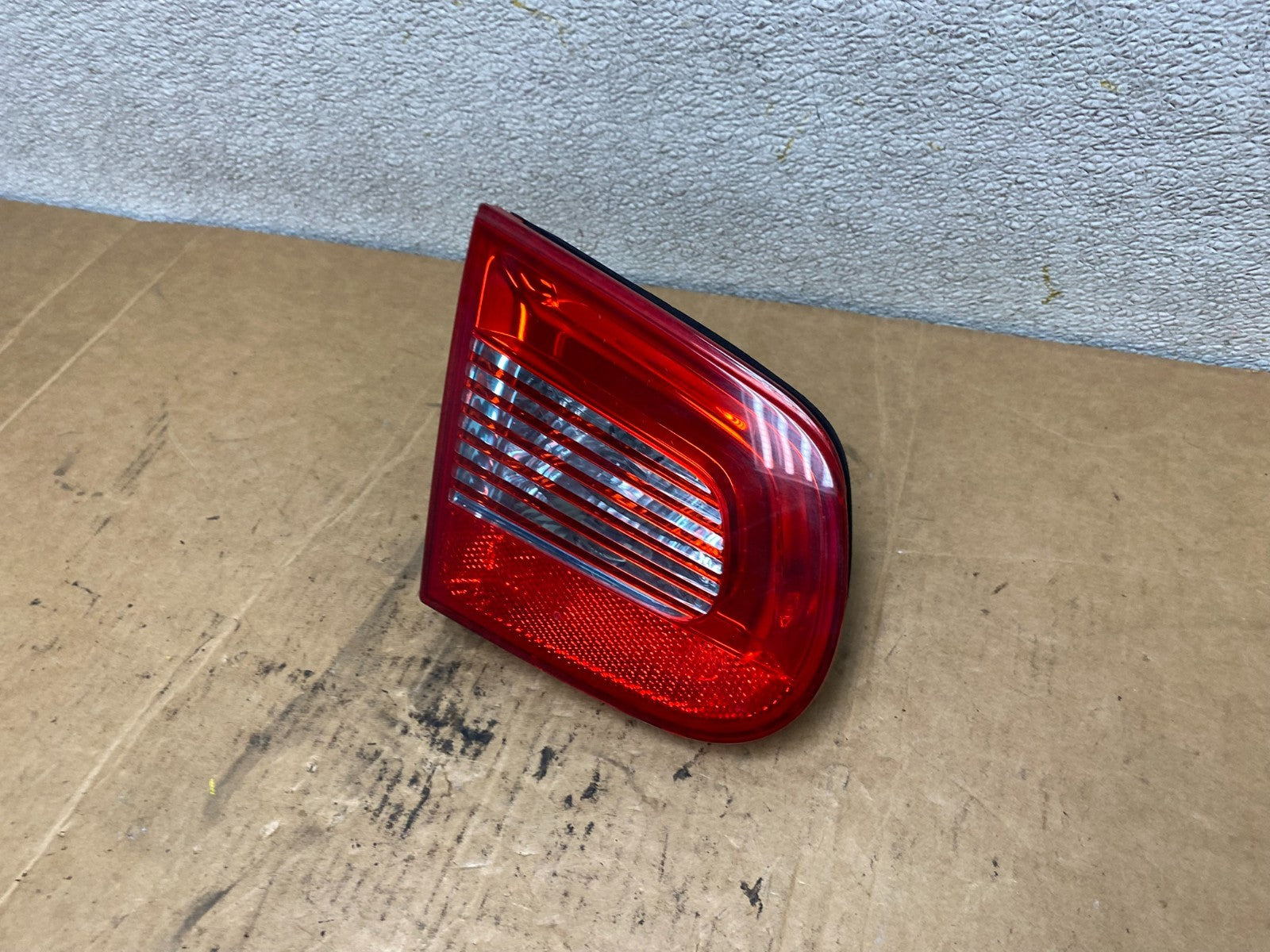 2007 - 2011 Volkswagen Eos Left Driver Tail Light Inner T2090 DW1