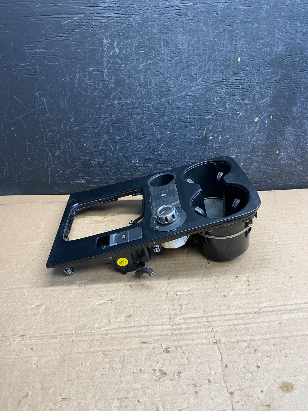 2013-2014 Volkswagen Touareg Center Console Cupholder Shifter Panel AF2048 DG1