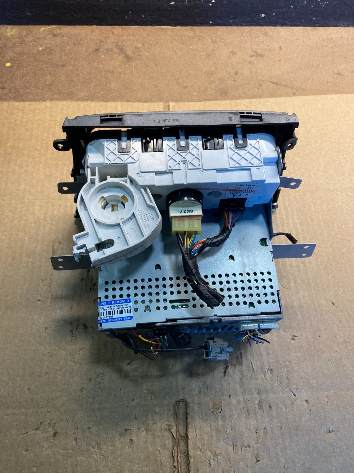 2005 to 2009 Subaru Legacy AM FM CD Radio Climate Control Player OEM Y7469  DG6