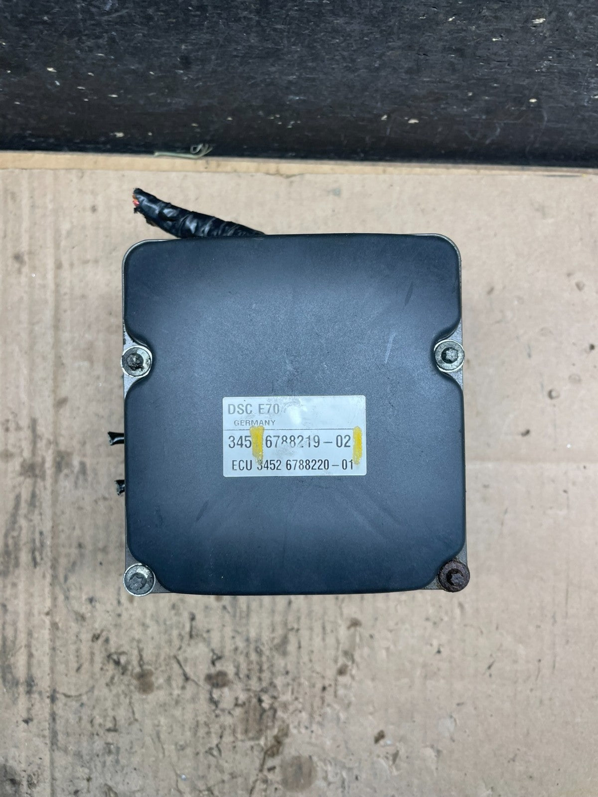 2007 to 2014 BMW X5 E70 ABS Anti-Lock Brake Pump Module T7546 DG4