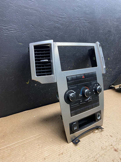 2008 to 2010 Jeep Grand Cherokee Center A/C Heater Climate Control OEM W2009 DG2