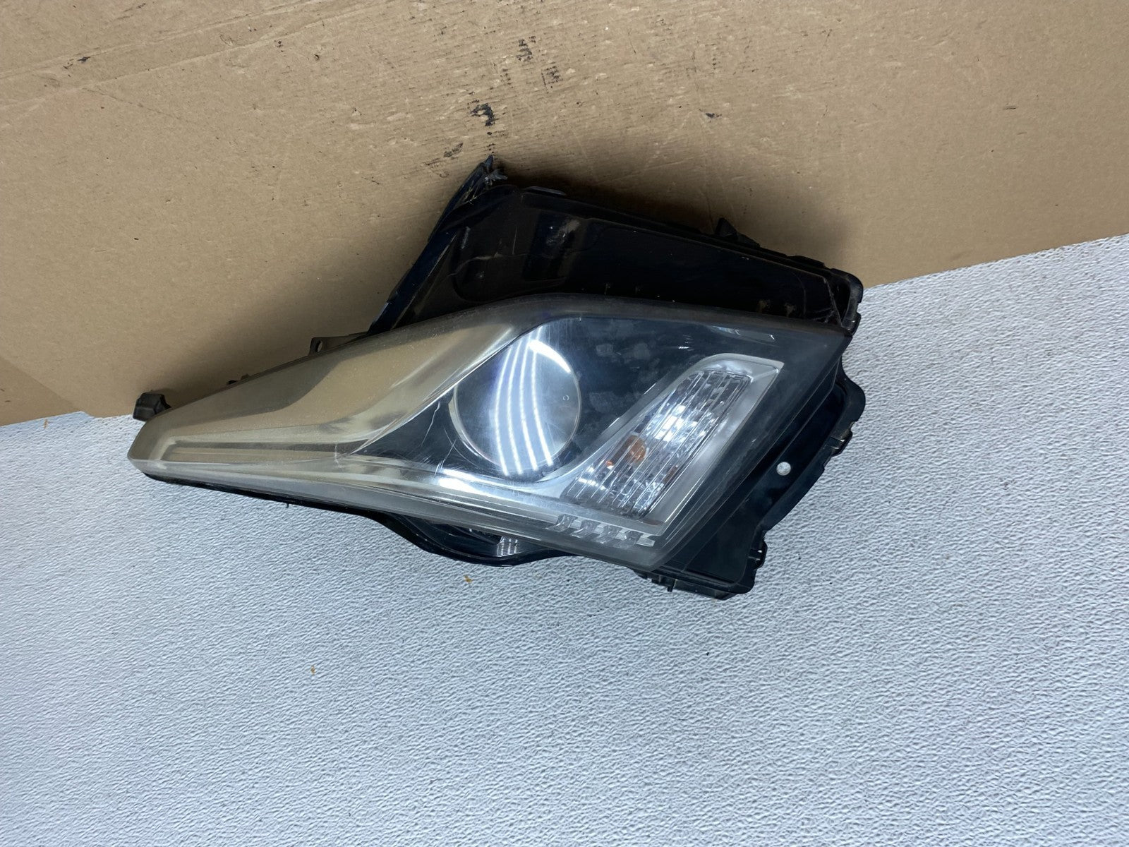 2013 - 2018 Cadillac Ats Right Passenger RH Side Halogen Headlight AF4511 DW0