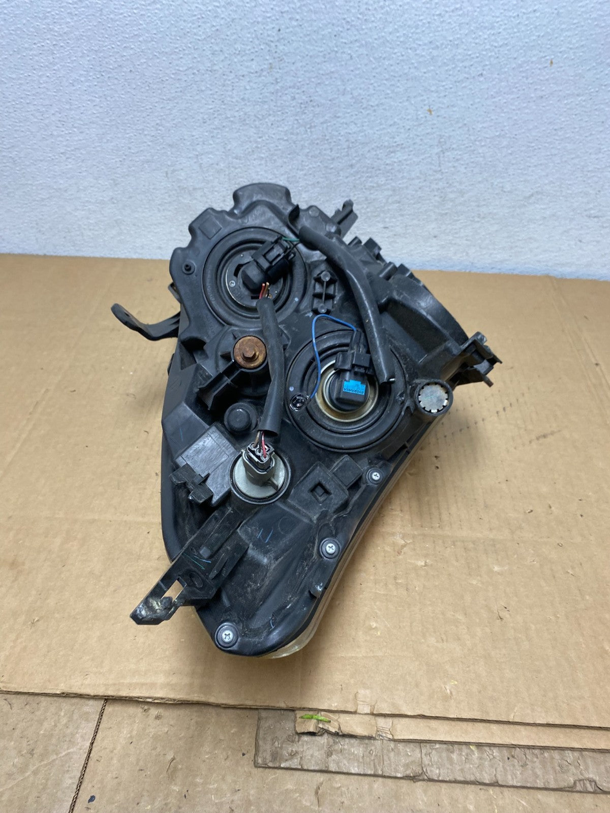 2008 to 2013 Nissan Rogue Left Driver LH Halogen Headlight AD0859 DW8