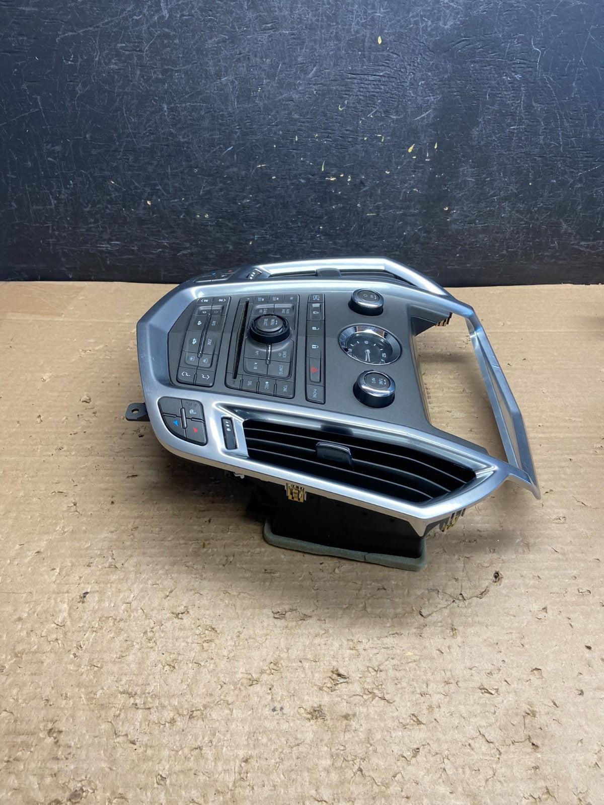 2011-2012 Cadillac SRX A/C Heater Radio Climate Control Panel Bezel OE ag8666 DG2