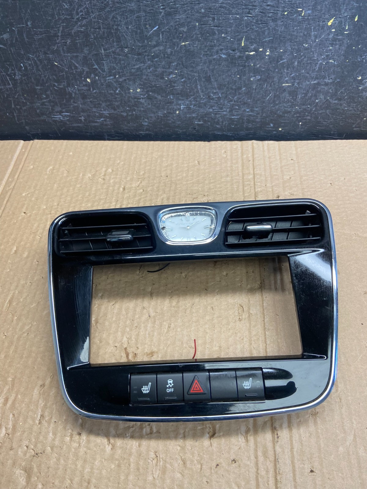 2011-2014 Chrysler 200 Dash Radio Bezel Trim Clock Hazard Bezel af6349 DG0