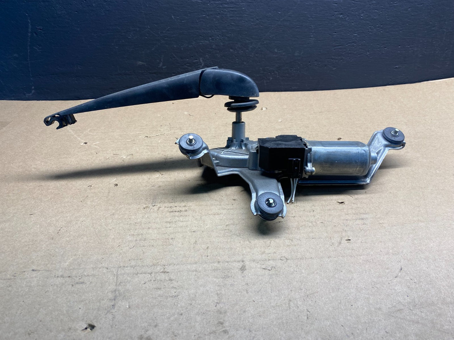 2006 to 2011 Toyota Rav4 Rear Wiper Windshield Motor OEM ab7187 DG1