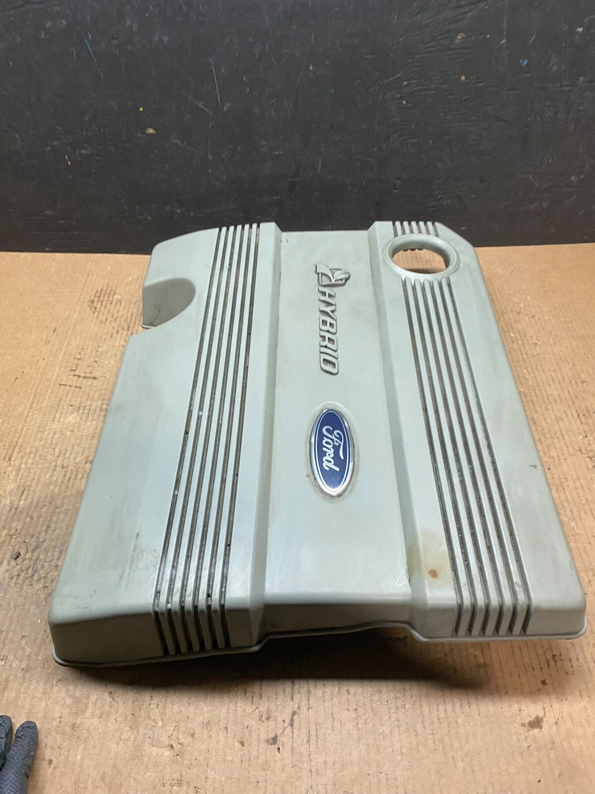 2006 to 2008 Ford Escape Hybrid Engine Motor Cover H4807 DG12