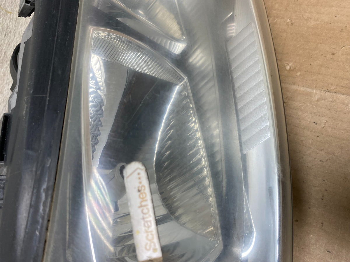 2005 to 2007 Volvo XC70 V70 Right Passenger RH Headlight AI8836 DW3