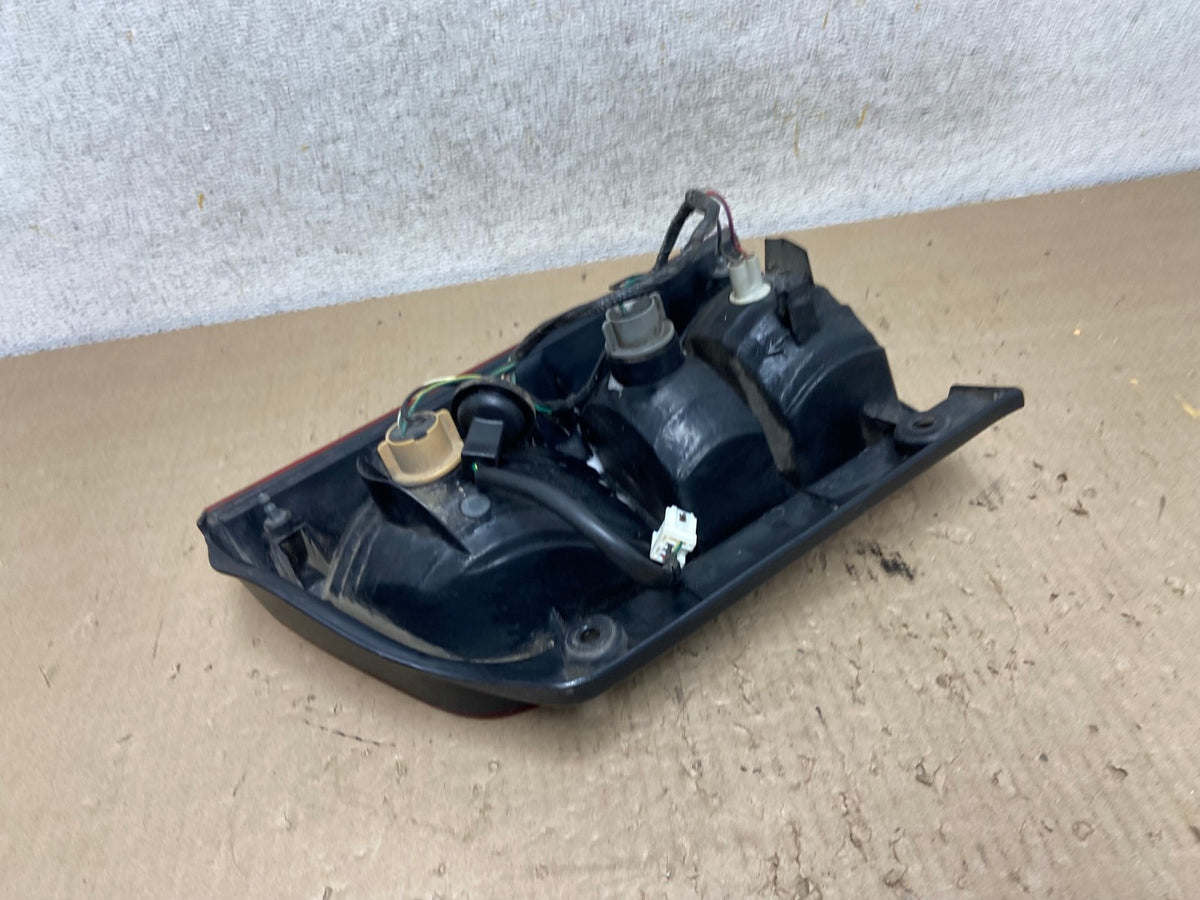 2005 to 2012 Nissan Pathfinder Tail light Left Driver Lh Side AI2472 LK5