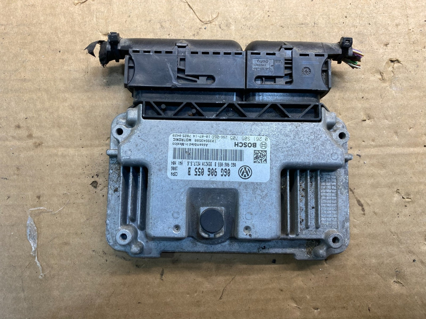 2011 2012 Volkswagen Jetta Passat 2.0L ECM Engine Control Unit ECU AD9777 DW0