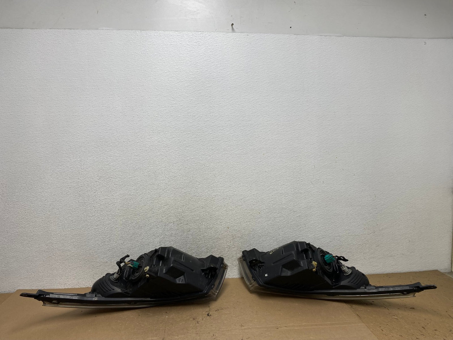 2011 to 2015 Chevrolet Cruze Halogen Left+Right Set Headlights AF4630 LK6