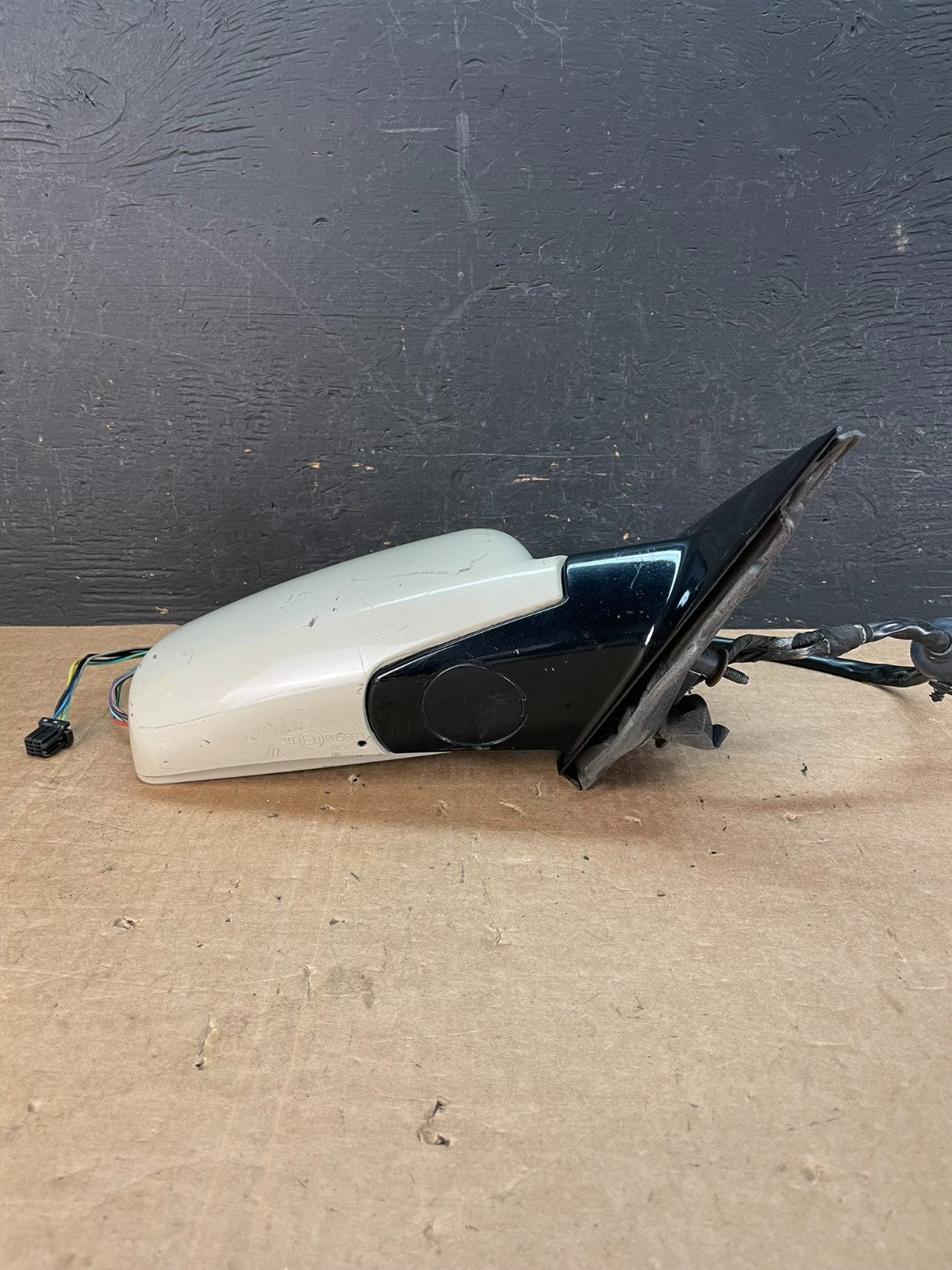 2005 to 2011 Cadillac STS Right Passenger RH View Door Mirror AE8518 DW3