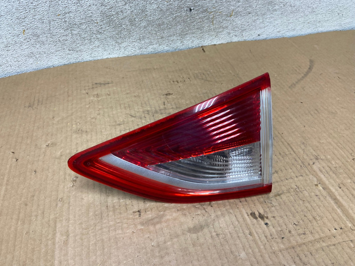 2013 to 2016 Ford Escape Right Passenger RH Side Inner Tail Light AI7879 LK0