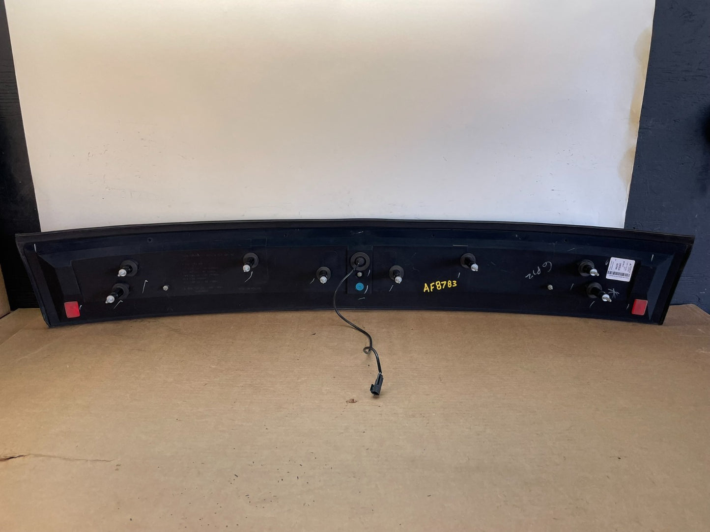 2007 to 2010 Lincoln MKX Center Tail Light Lamp Panel Trim AF8733 DG7
