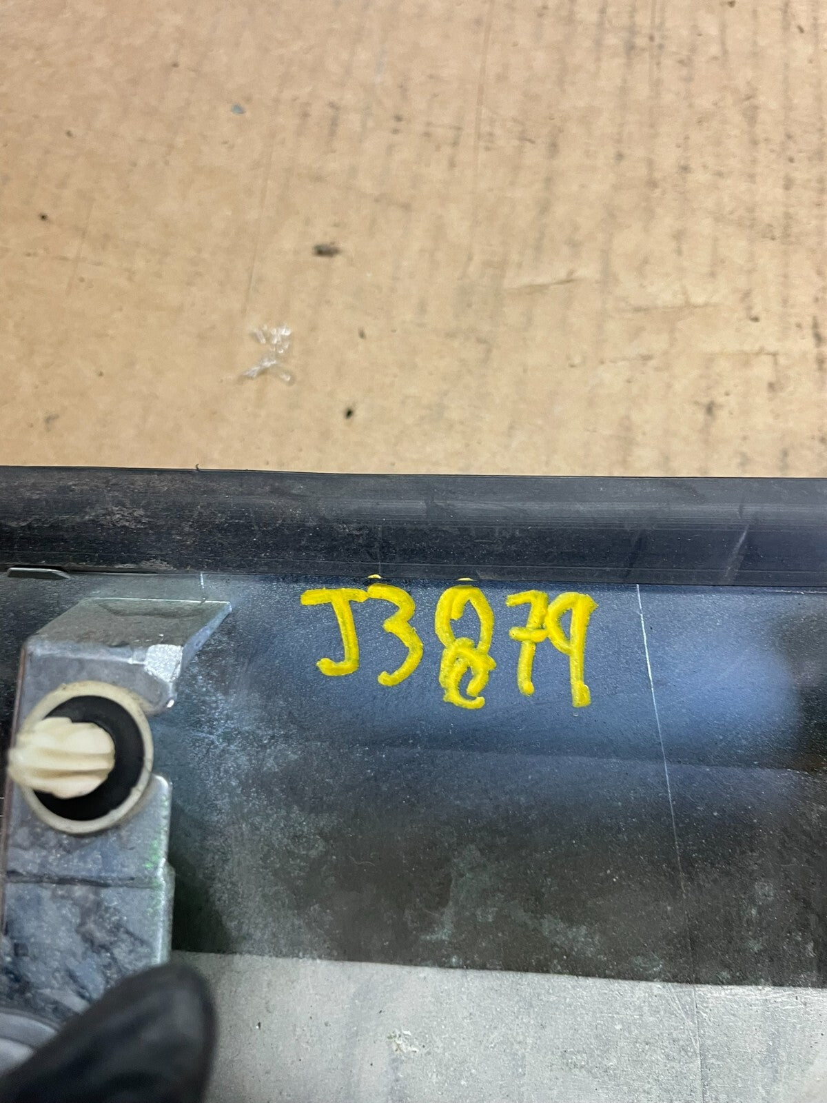 2011-2015 GMC Terrain Tailgate Liftgate Chrome Finish Molding Camera Oem j387914