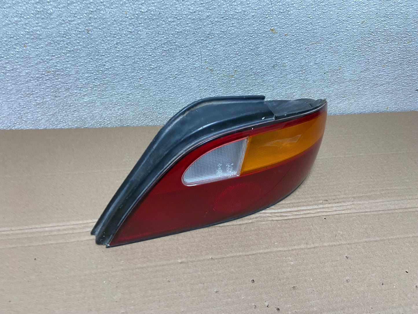1996 1997 1998 Hyundai Elantra Sedan Right Passenger Tail Light Oem AB0968 LK2