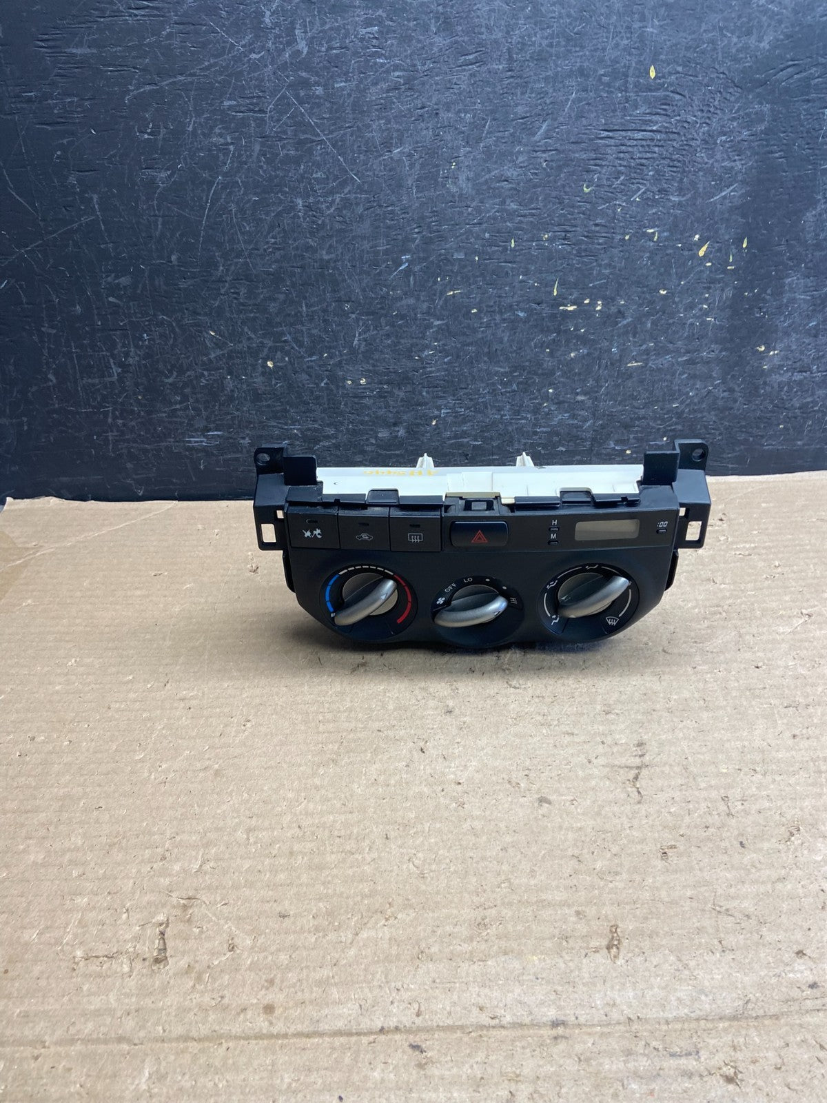 2001 - 2003 Toyota RAV4 A/C Heater Climate Control Unit Switch ah5446 DG0