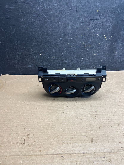 2001 - 2003 Toyota RAV4 A/C Heater Climate Control Unit Switch ah5446 DG0