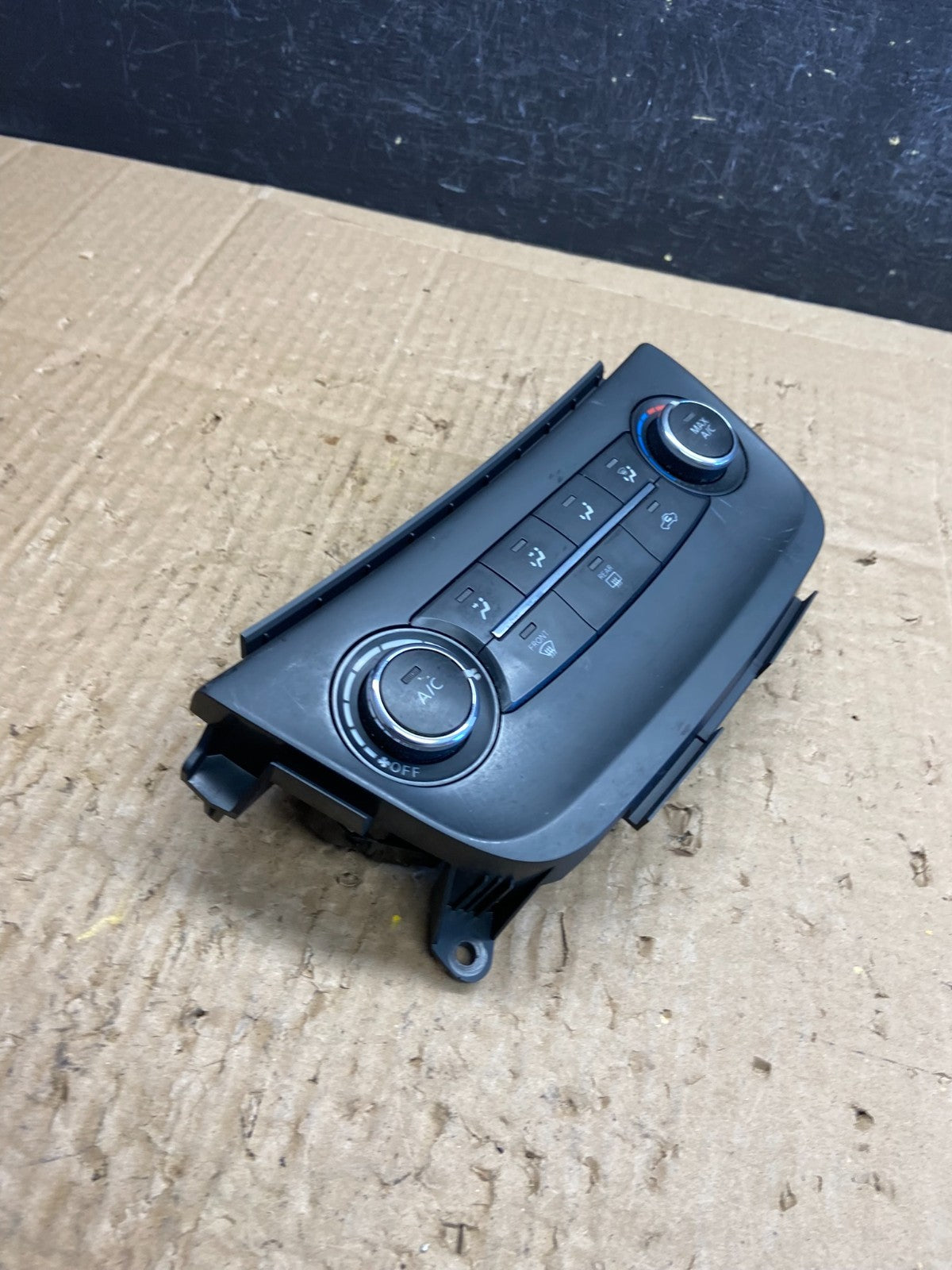 2015-2017 Nissan Sentra Climate Control Unit Heater Ac Temperature AD1988 DG2