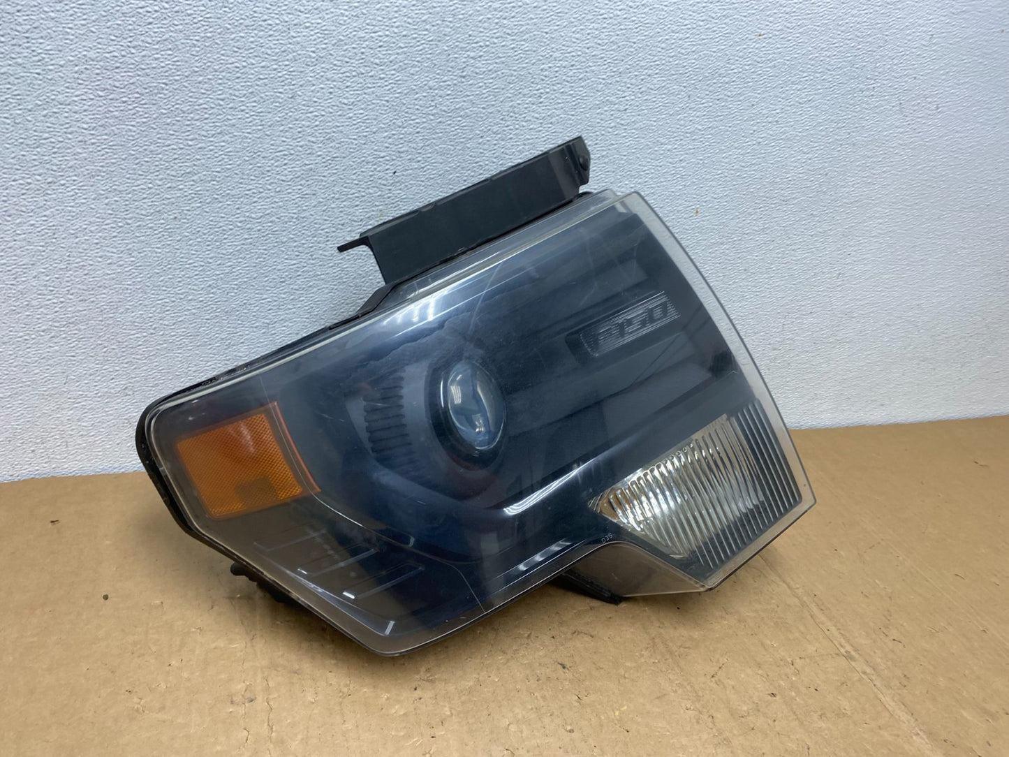 2009-2014 Ford F-150 F150 Right Passenger Xenon HID Black Headlight Oe AD1274 DG2