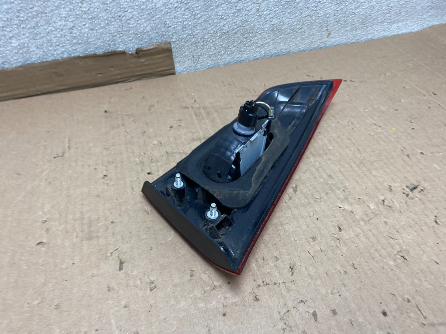 2010 to 2018 Mitsubishi Outlander Sport Left Side Inner Tail Light Oem U8305 DW5