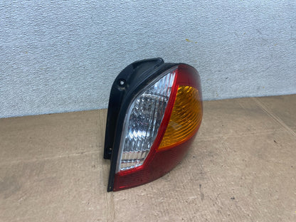 2001 2002 2003 2004 Hyundai Santa Fe Right Passenger Rh Side Tail Light Y5794 DG2